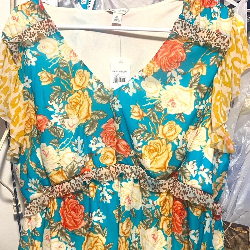 Women’s XL floral blouse